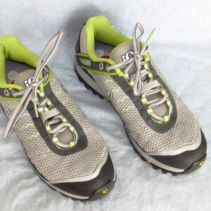 Pearl Izumi “X-Alp Seek 5730” Women’s Mountain Bike Shoes – US Size 8 (See Note)